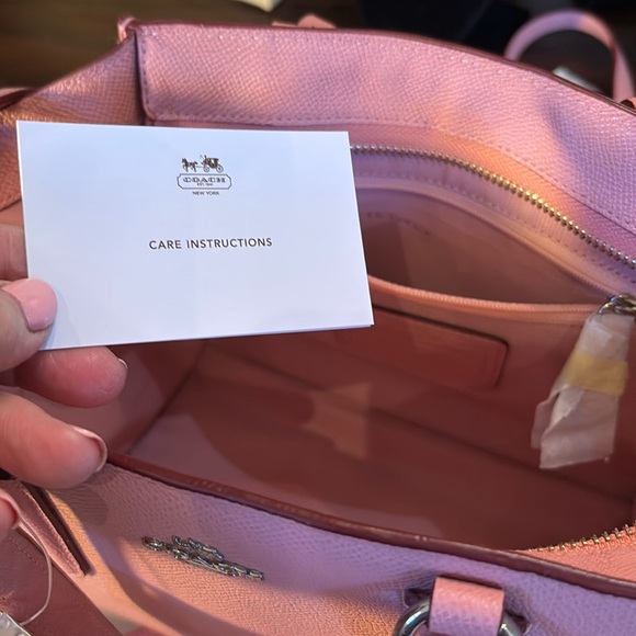 🆕 Coach Classic Pink Pebbled Leather Logo Tag removable strap Tote Bag - Picture 5 of 16